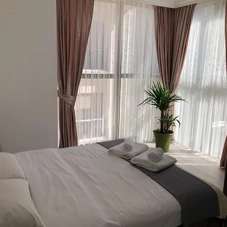 Denize Yakin Uc Arti Bir Lux דירה מרמריס