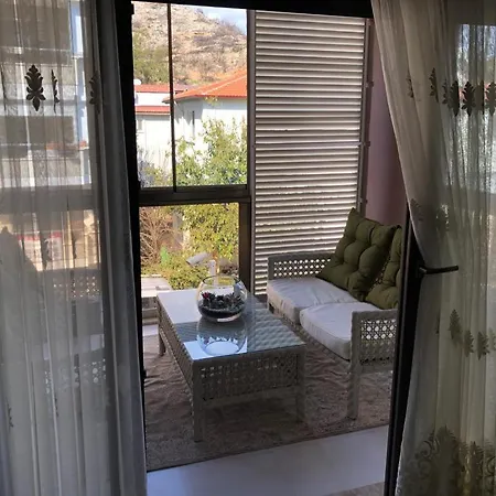 Denize Yakin Uc Arti Bir Lux * Мармарис